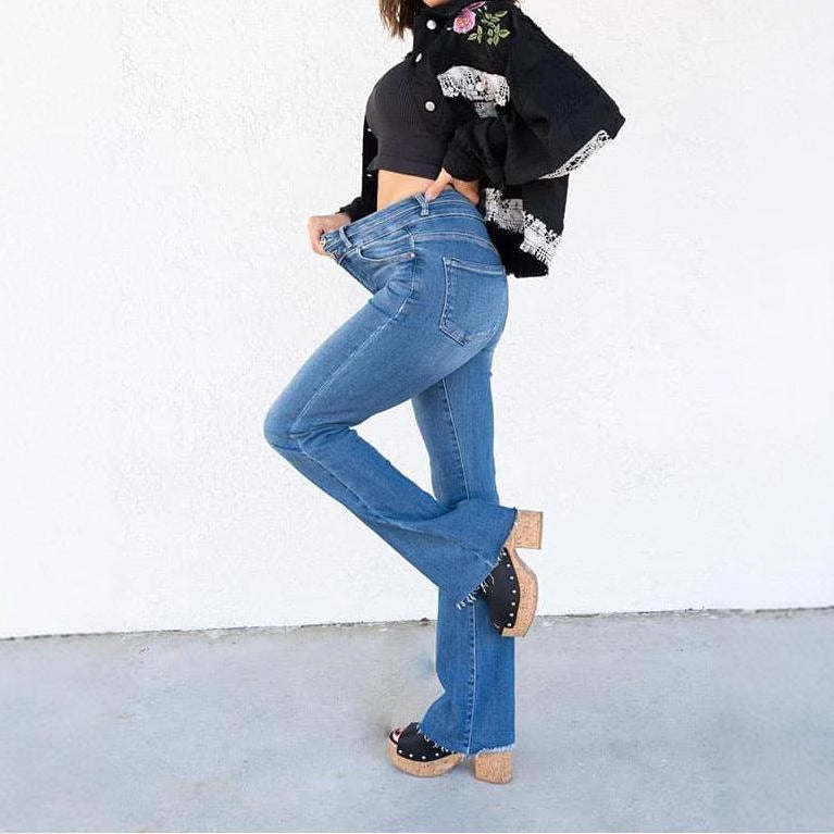 Jean droit taille haute à double bouton pour femme